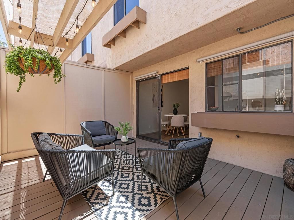 Image 10 of property listing at 3250 Via Marin 4, La Jolla, CA 92037