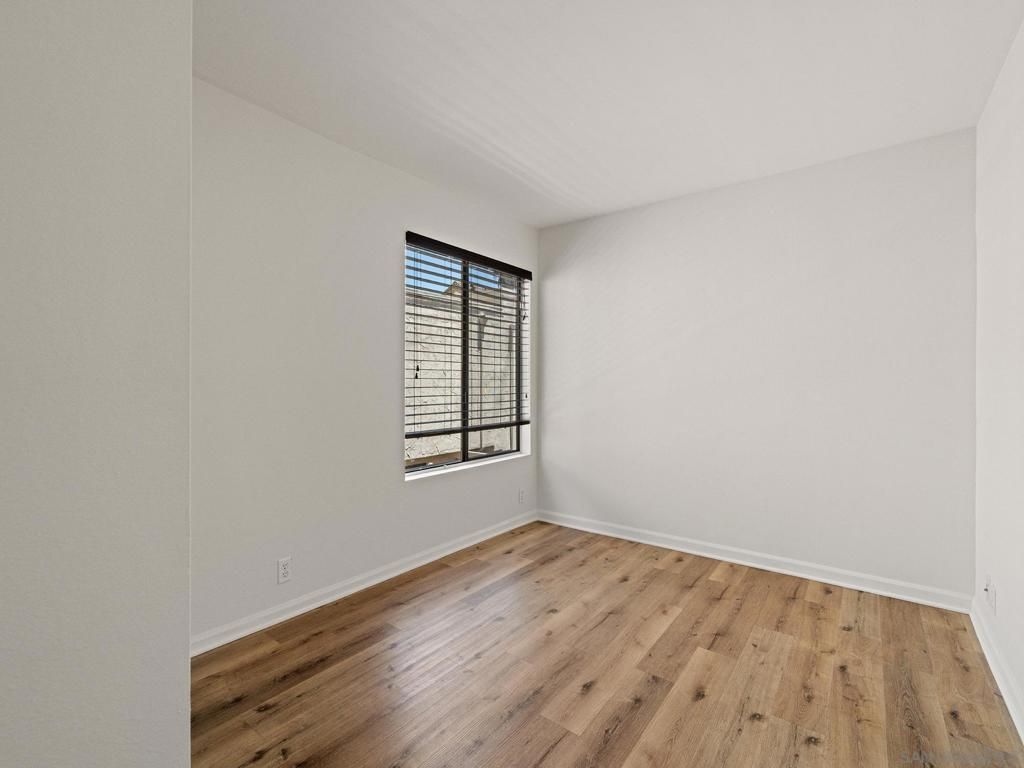 Image 13 of property listing at 3250 Via Marin 4, La Jolla, CA 92037