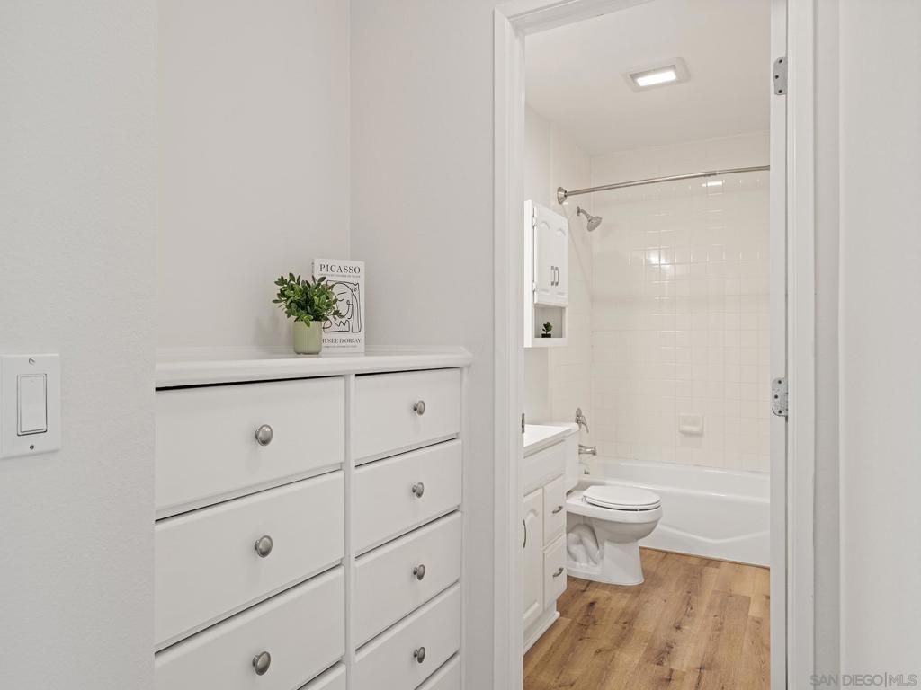 Image 18 of property listing at 3250 Via Marin 4, La Jolla, CA 92037
