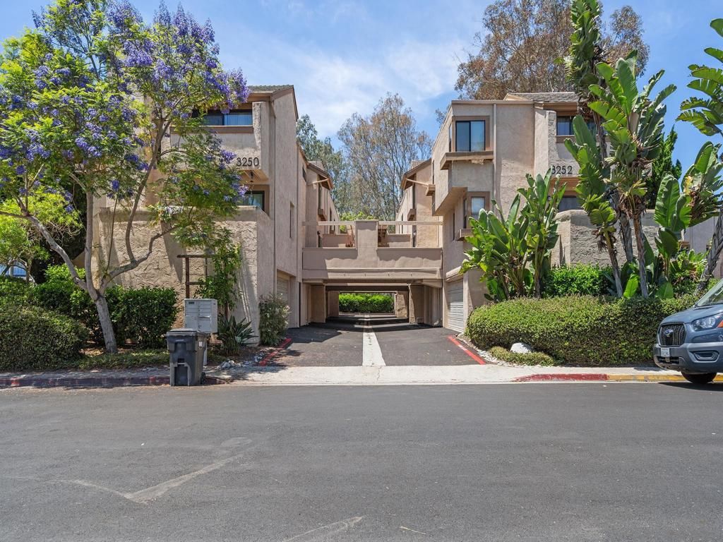 Image 23 of property listing at 3250 Via Marin 4, La Jolla, CA 92037