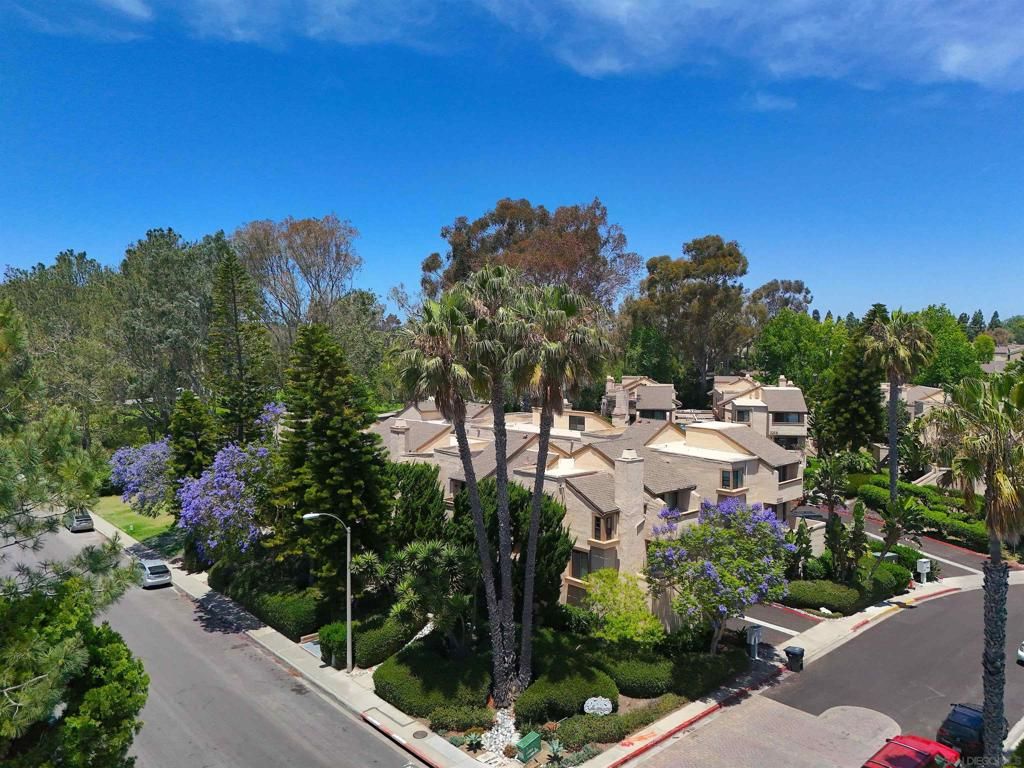 Image 25 of property listing at 3250 Via Marin 4, La Jolla, CA 92037