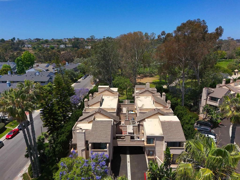 Image 26 of property listing at 3250 Via Marin 4, La Jolla, CA 92037