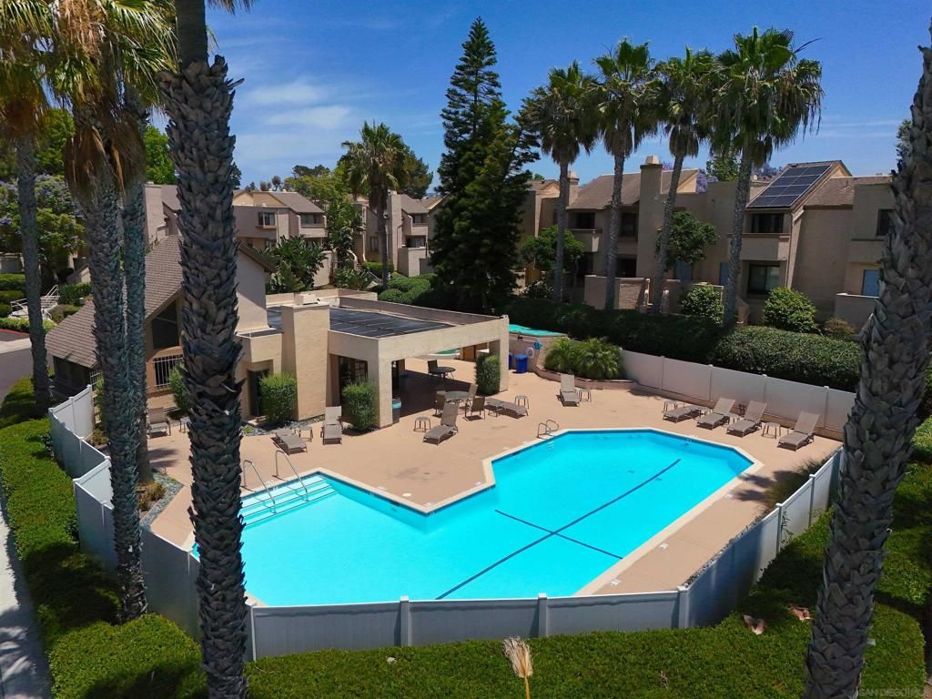 Image 33 of property listing at 3250 Via Marin 4, La Jolla, CA 92037