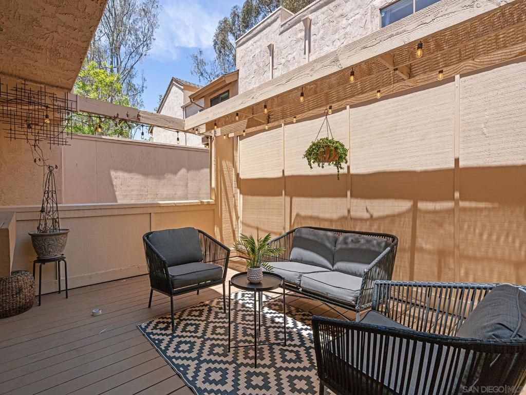 Image 9 of property listing at 3250 Via Marin 4, La Jolla, CA 92037