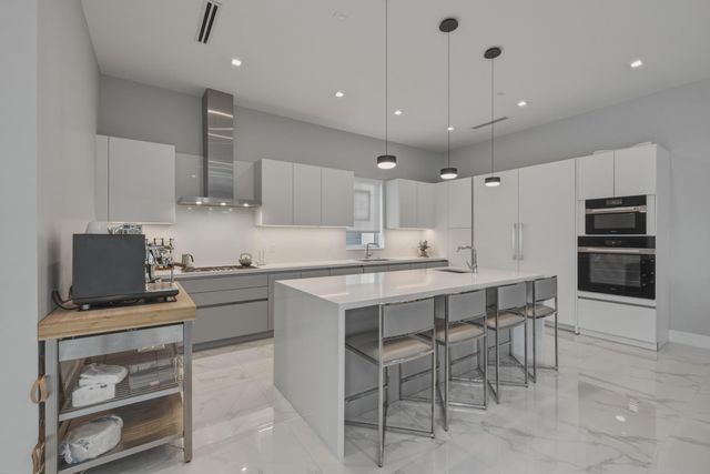 5 SE 11th Avenue, Fort Lauderdale, FL 33301