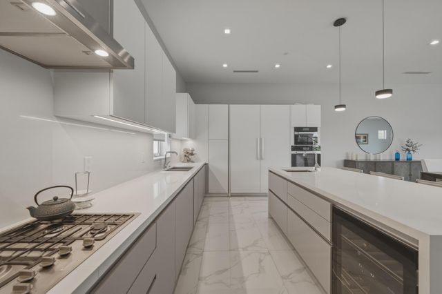 5 SE 11th Avenue, Fort Lauderdale, FL 33301