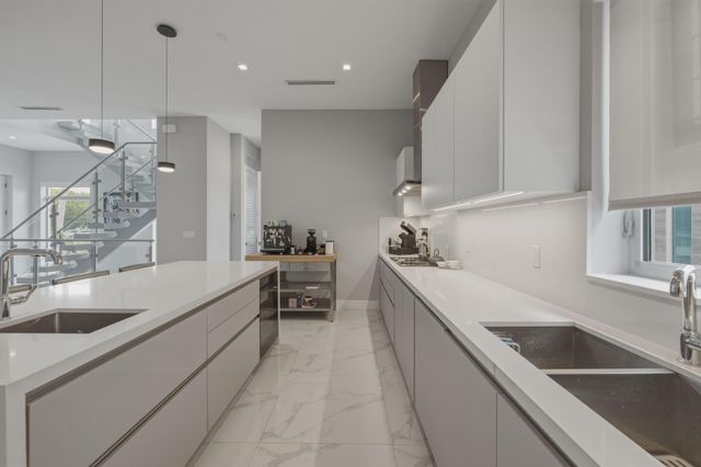 5 SE 11th Avenue, Fort Lauderdale, FL 33301