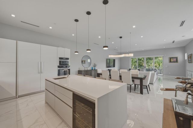 5 SE 11th Avenue, Fort Lauderdale, FL 33301