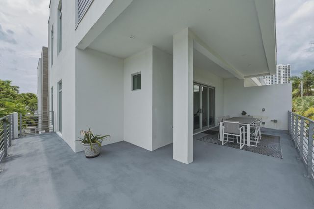 5 SE 11th Avenue, Fort Lauderdale, FL 33301