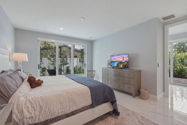 5 SE 11th Avenue, Fort Lauderdale, FL 33301