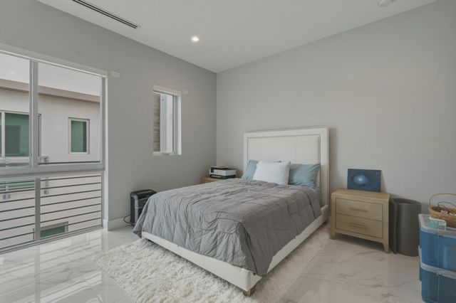 5 SE 11th Avenue, Fort Lauderdale, FL 33301