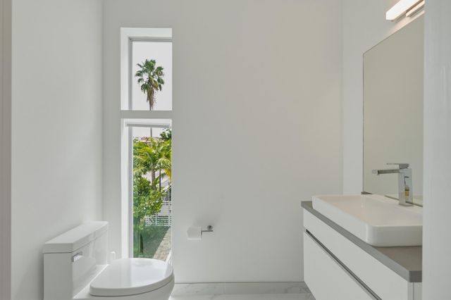 5 SE 11th Avenue, Fort Lauderdale, FL 33301