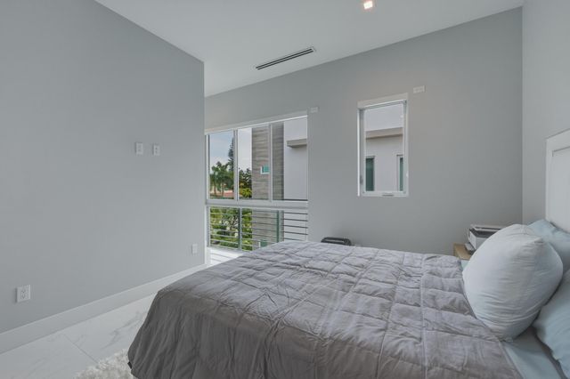 5 SE 11th Avenue, Fort Lauderdale, FL 33301