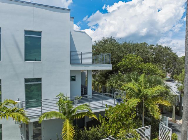 5 SE 11th Avenue, Fort Lauderdale, FL 33301