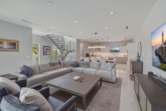 5 SE 11th Avenue, Fort Lauderdale, FL 33301