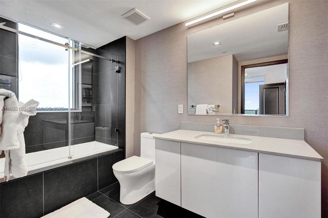 1600 NE 1st Ave 3420, Miami, FL 33132