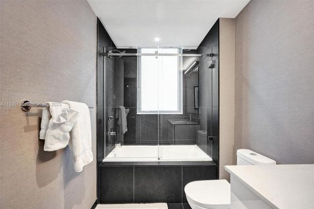 1600 NE 1st Ave 3420, Miami, FL 33132