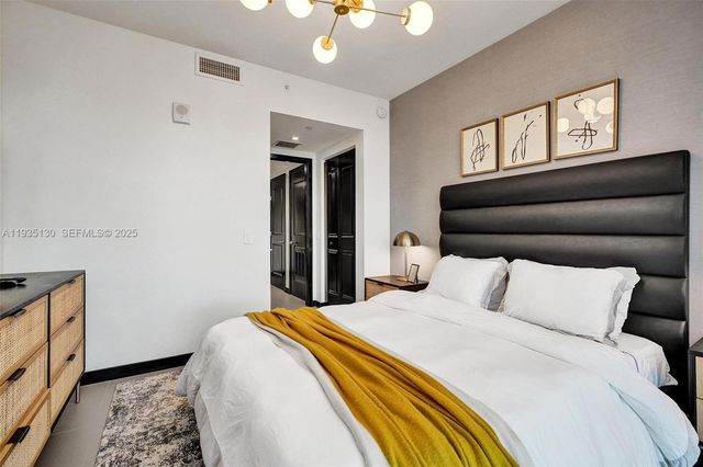 1600 NE 1st Ave 3420, Miami, FL 33132