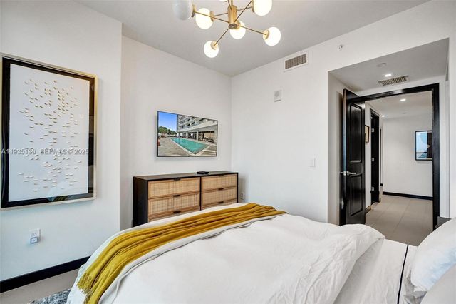 1600 NE 1st Ave 3420, Miami, FL 33132