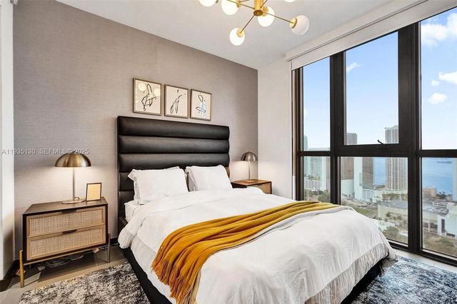 1600 NE 1st Ave 3420, Miami, FL 33132