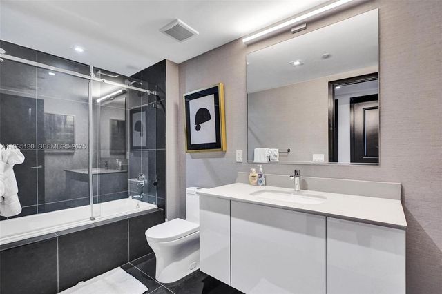 1600 NE 1st Ave 3420, Miami, FL 33132