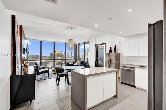 1600 NE 1st Ave 3420, Miami, FL 33132