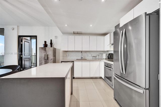 1600 NE 1st Ave 3420, Miami, FL 33132