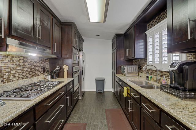 960 Warwick Road, El Paso, TX 79907