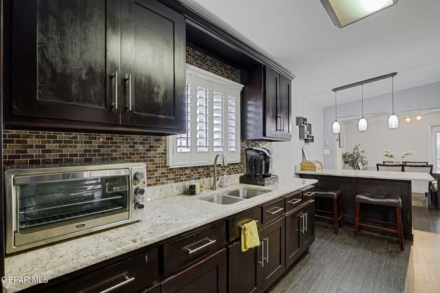 960 Warwick Road, El Paso, TX 79907