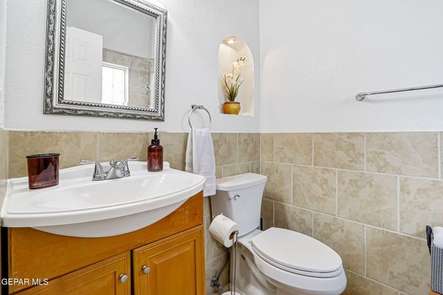 960 Warwick Road, El Paso, TX 79907