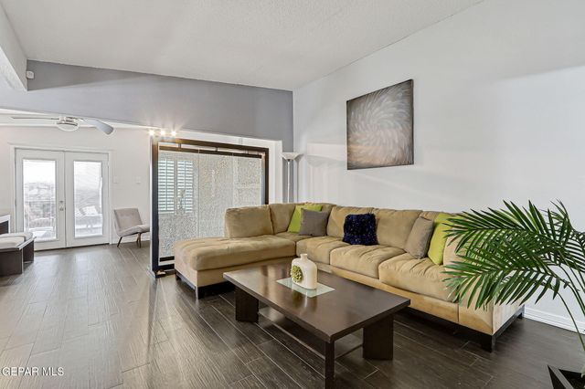 960 Warwick Road, El Paso, TX 79907