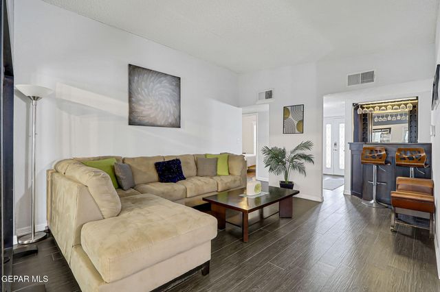 960 Warwick Road, El Paso, TX 79907