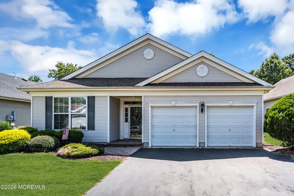 11 Carlisle Drive, Jackson, NJ 08527