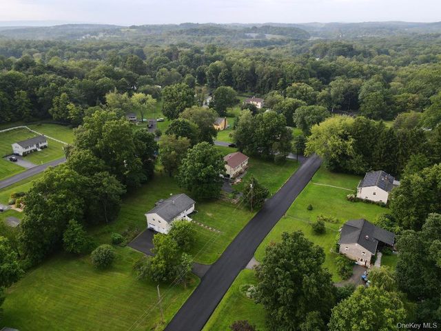 20 Meadow Avenue, Washingtonville, NY 10992