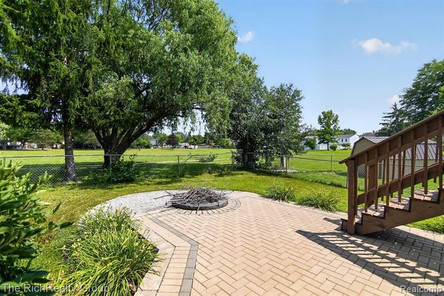 2313 Abbey Court, Canton, MI 48188