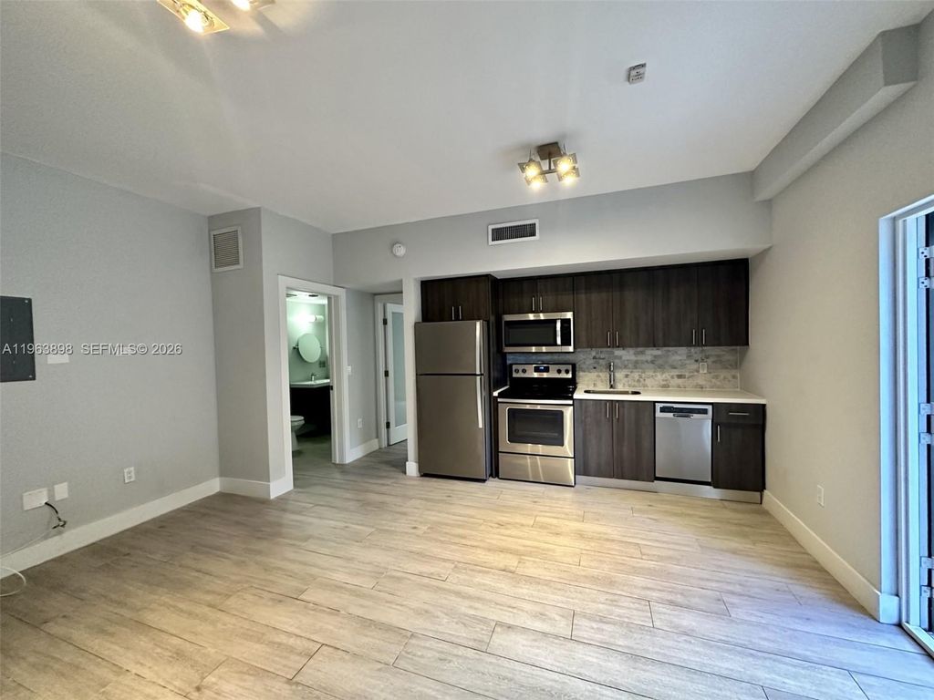 1100 10th St 09, Miami Beach, FL 33139