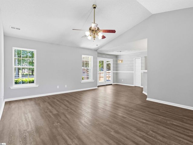 28 Brookhaven Way, Simpsonville, SC 29681