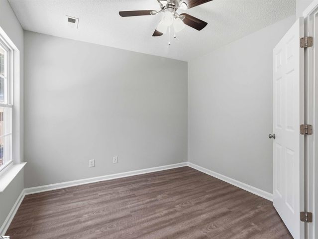 28 Brookhaven Way, Simpsonville, SC 29681