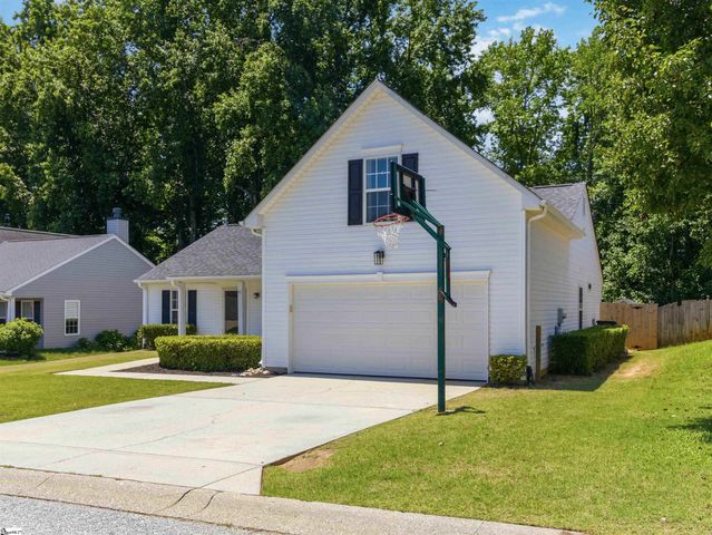 28 Brookhaven Way, Simpsonville, SC 29681