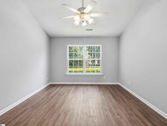 28 Brookhaven Way, Simpsonville, SC 29681