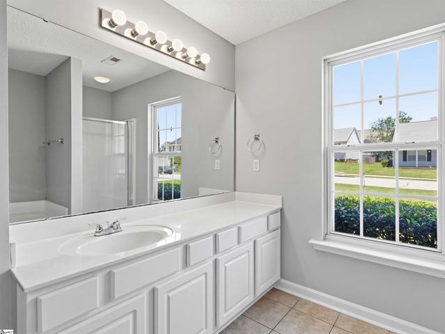 28 Brookhaven Way, Simpsonville, SC 29681