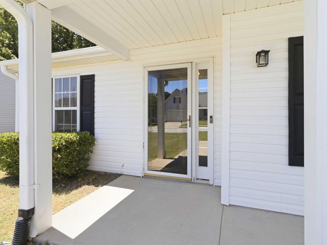28 Brookhaven Way, Simpsonville, SC 29681