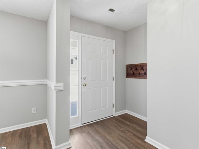 28 Brookhaven Way, Simpsonville, SC 29681