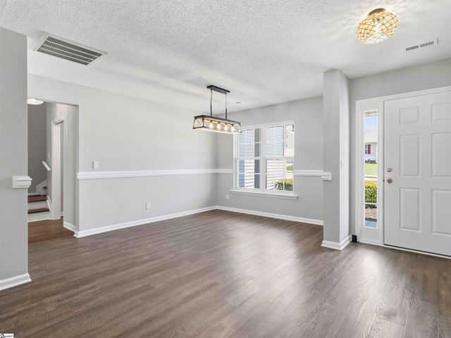 28 Brookhaven Way, Simpsonville, SC 29681