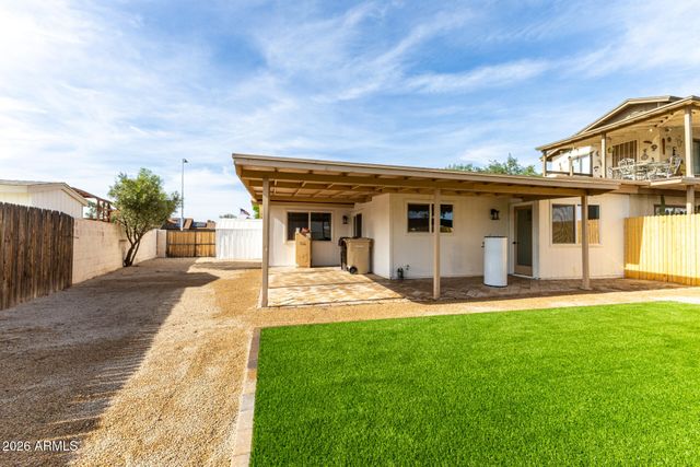 8761 W MEADOW Drive, Peoria, AZ 85382