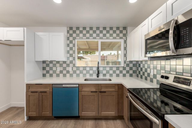 8761 W MEADOW Drive, Peoria, AZ 85382