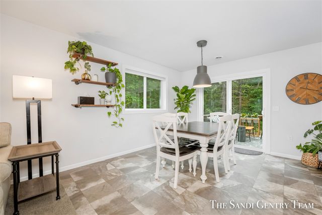 568 N River Hills Drive, Newaygo, MI 49337