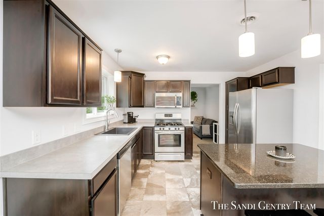 568 N River Hills Drive, Newaygo, MI 49337