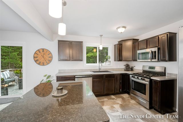 568 N River Hills Drive, Newaygo, MI 49337