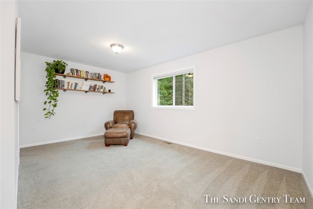 568 N River Hills Drive, Newaygo, MI 49337